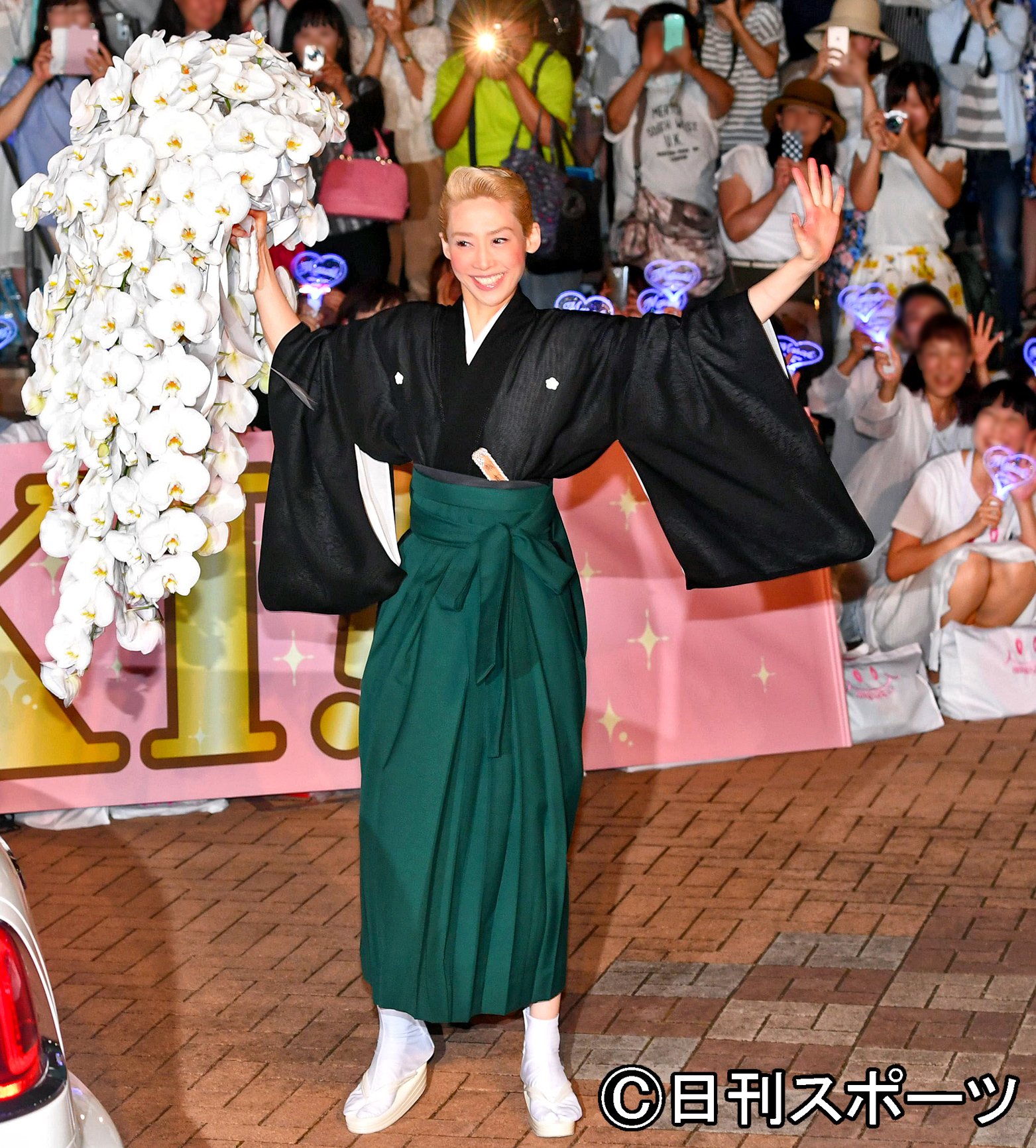 ベルちゃん ニッカン宝塚 サヨナラ平成宝塚 元 月組 トップ 龍真咲 さんは16年 平成28 9月 東京宝塚劇場での退団公演 Nobunaga 信長 下天の夢 Forever Love の千秋楽を迎えました ベルちゃん ニッカン宝塚 サヨナラ平成宝塚 元 月組 トップ 龍真咲 さんは16年 平成28 9月 東京宝塚劇場での退団公演 Nobunaga 信長 下天の夢 Forever Love の千秋楽を迎えました
