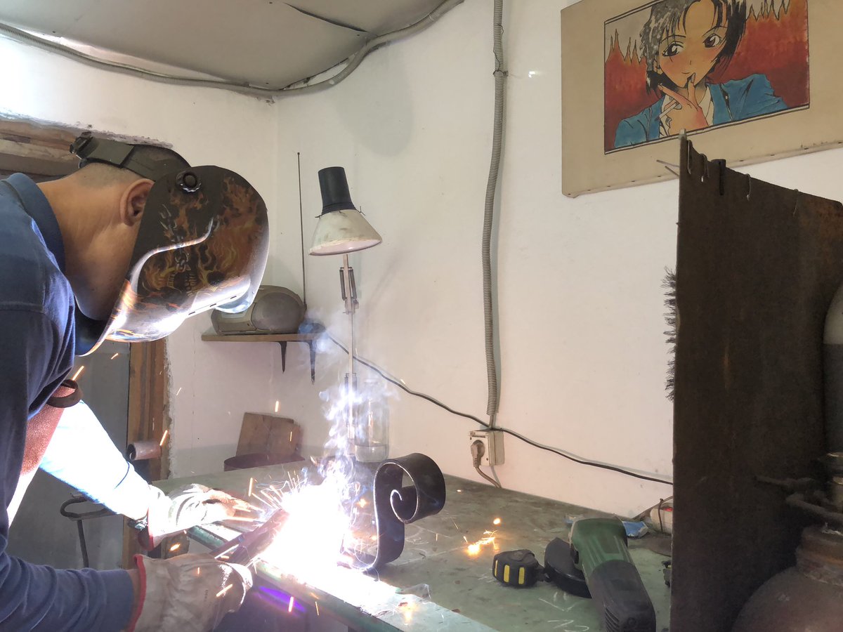 Creativesiron's tweet photo. I must complete this project as soon as possible! I was very lazy last weeks😒
#work #workshop #creativeiron #modernhome https://t.co/dZbZ8Ln4qF