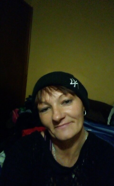 MayMichi's tweet image. Listening to music