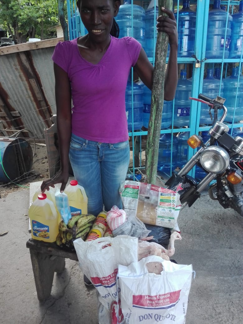 juanguzmanfund's tweet photo. Ayudando a las madres de nuestra comunidad. Un donativo puede ser la diferencia. Ayúdanos a ayudar. #FundacionJuanGuzman #DominicanRepublic https://t.co/uikyLoq6IR