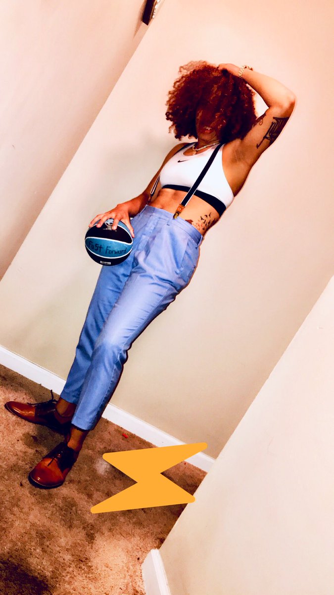 rach_mcalli_05's tweet photo. name a DP that did it better than me..... 
they call me FA5T FORWARD 🥶⚡️🤞🏽 
CHIRRRRRRPPPPPP x 5 💙🕊👼🏽 
#PershingAngels . https://t.co/msK3xhenFG