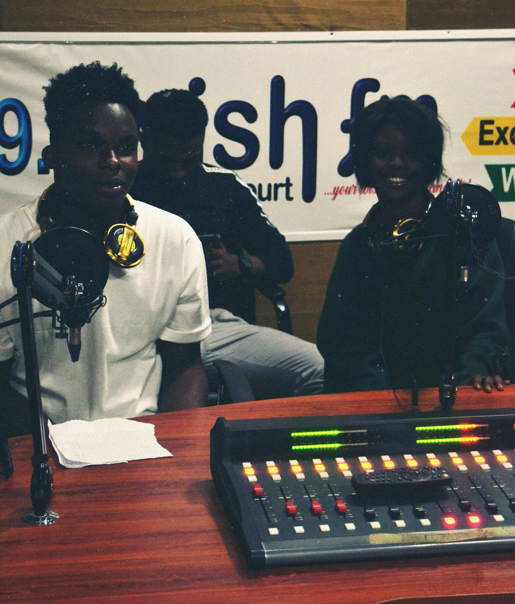 BlackFeds's tweet photo. Our Saturday with Wish Fm 99.5
.
Had a good time.
..
Tune in to vibe with our songs
.
#blackfederation #blackfed #wishfmph #entertainment #phcity #phway #music https://t.co/Md8Dl3qij8