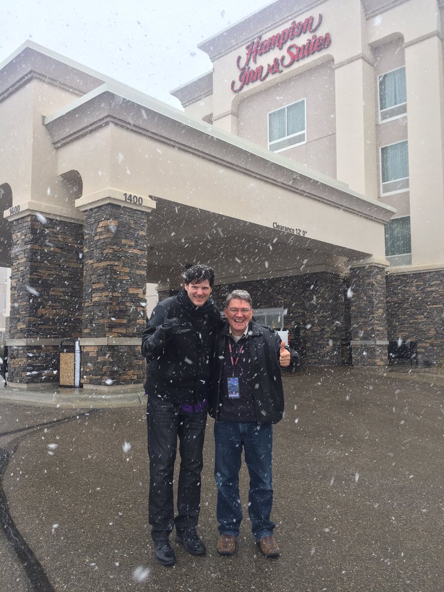 What a night! An April snowstorm took over #Minot and left #DavidBarclay and @coolwatersprods manager Derek Maki without a flight. Huge shoutout to sponsor #HamptonInnMinot for rushing to provide complimentary rooms for these @iMagiconND guests. You made their night!