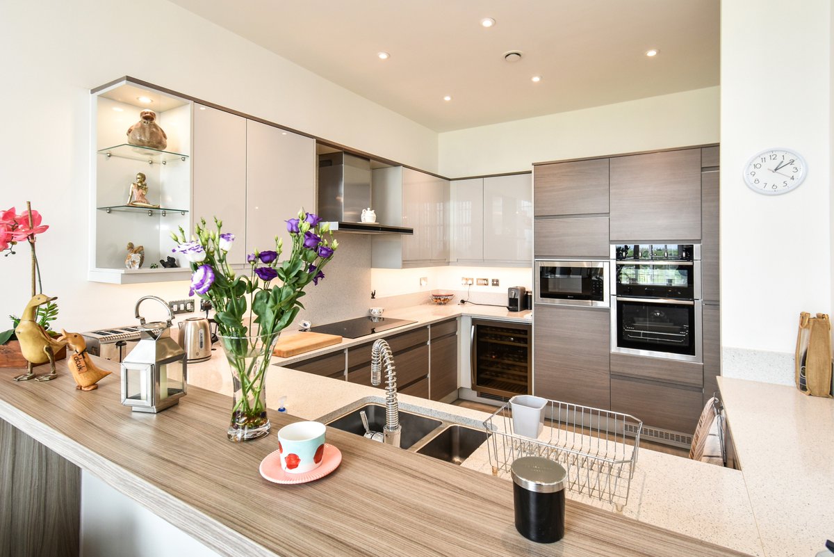 ChurchillsEA's tweet image. NEW TO THE MARKET!
The Residence, #BishopthorpeRoad, YO23  Guide Price £550,000
FORMING PART OF THIS ELEGANT AND PRESTIGIOUS DEVELOPMENT. A LARGE 2-BED #APARTMENT WITH SOUTH FACING BALCONY WITH FAR REACHING VIEWS. Call today to arrange a viewing 01904 646611 #York #YorkProperty