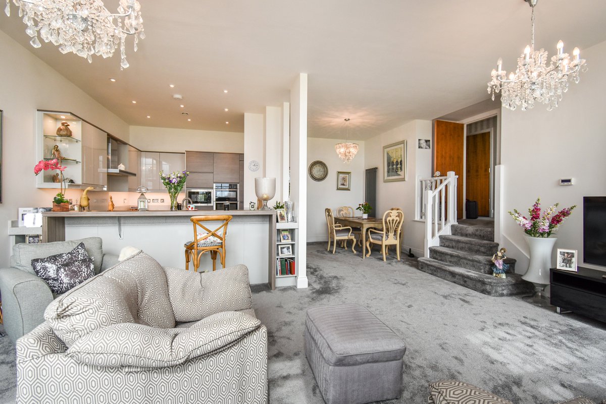 ChurchillsEA's tweet image. NEW TO THE MARKET!
The Residence, #BishopthorpeRoad, YO23  Guide Price £550,000
FORMING PART OF THIS ELEGANT AND PRESTIGIOUS DEVELOPMENT. A LARGE 2-BED #APARTMENT WITH SOUTH FACING BALCONY WITH FAR REACHING VIEWS. Call today to arrange a viewing 01904 646611 #York #YorkProperty