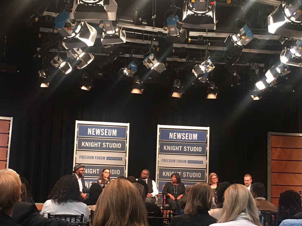 MeenaDayak's tweet image. Congrats @afshop @socialdriver for a fabulous #digitalroundtable on the power of #socialmedia to engage &amp;amp; inspire. Great to hear abt successful campaigns like #HowWeHeal #HiddenHeroes #ThinkBabies. Endorses some lessons learned from year 1 of #CommunityPowered by @publicpowerorg