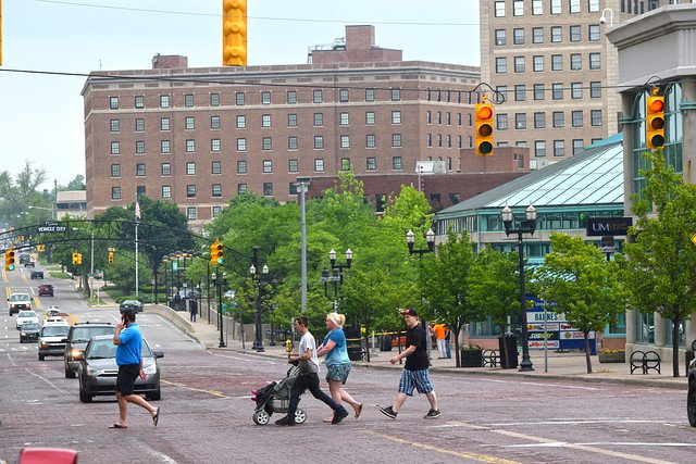 SaveMICity's tweet photo. Michigan’s cities are some of the most scenic places in the country. What's your favorite Michigan place? ✋ 🏟️ 🏘️ 🏛️ 🌲 🏖️ #SaveMICity #GrowMICity #InvestSupportGrow #MiLeg https://t.co/tmoxahxzUd