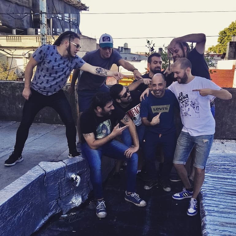 Se viene una gran noche junto a nuestros amigos de <a href="/PezonesCardozo/">Pezones Cardozo</a> 💣 🔥
Además de este #intercabio musical, es la primer fecha de Hernán 🙌 🙌 Asique queremos verlos a todos ahí 😉
👉 Sábado 8 de junio en #marqueesessionlive

Anticipadas ya a la venta #deliveryalasdies 🚲