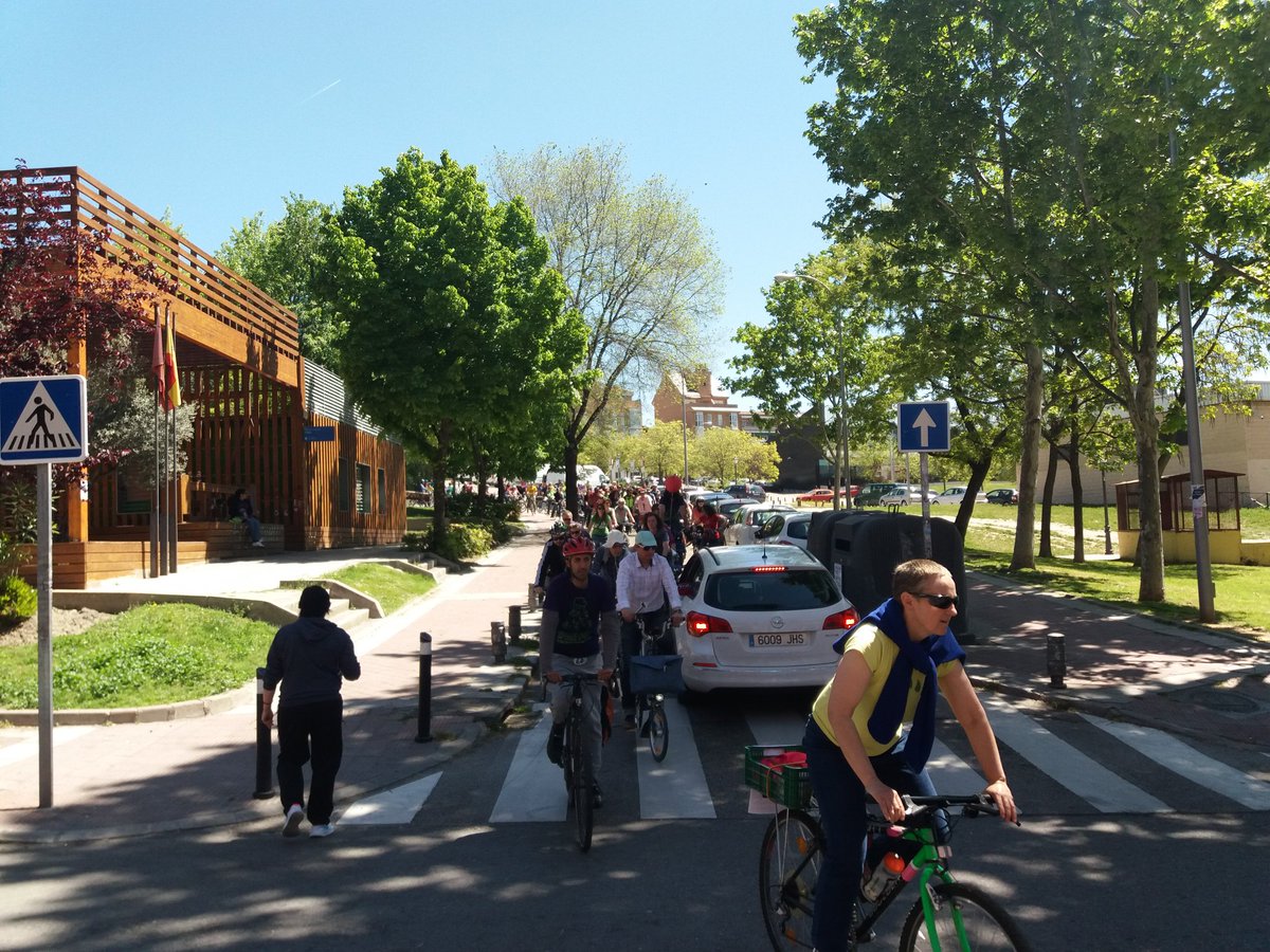 Grandes momentos, pedaleando desde el Jueves en la <a href="/criticona2019/">Criticona Feminista! 2019</a>.  Pero fue especial, el sábado  porque #Usera se volvió a llenar de #bicis, después de arrancar en <a href="/evArganzuela/">ⓔⓥⓐ | Espacio Vecinal Arganzuela</a> con la meloncleta.
Enorme todas las compas que han hecho posible está edición.