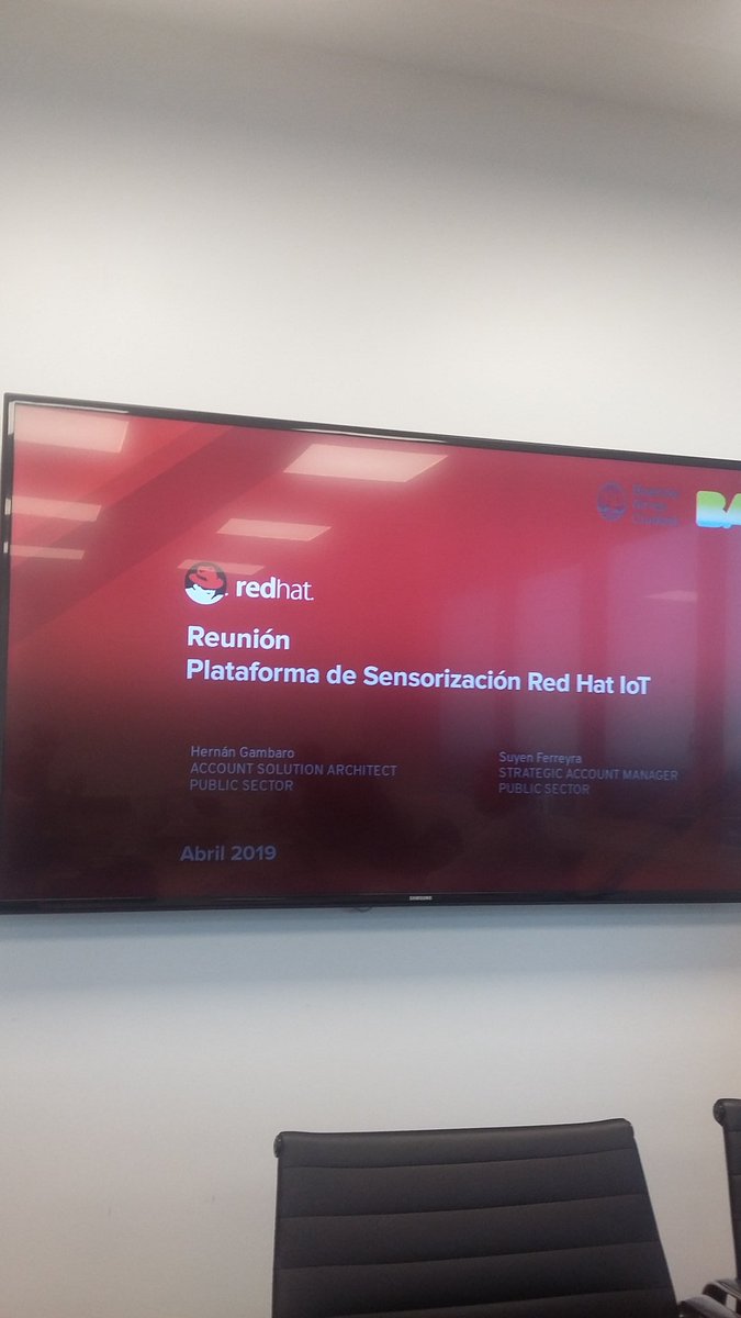 EdVeralli's tweet image. charla de #OpenShift en #RedHat