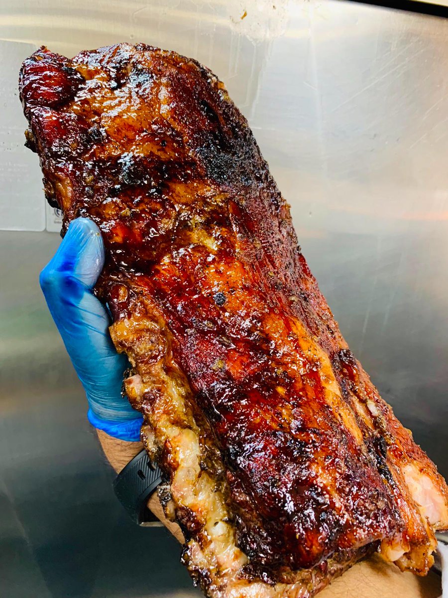 St Louis cut ribs, smoked over hickory finished with a Kansas City glaze
😱
Tag a mate who could take on this whole rack
#eatthebest