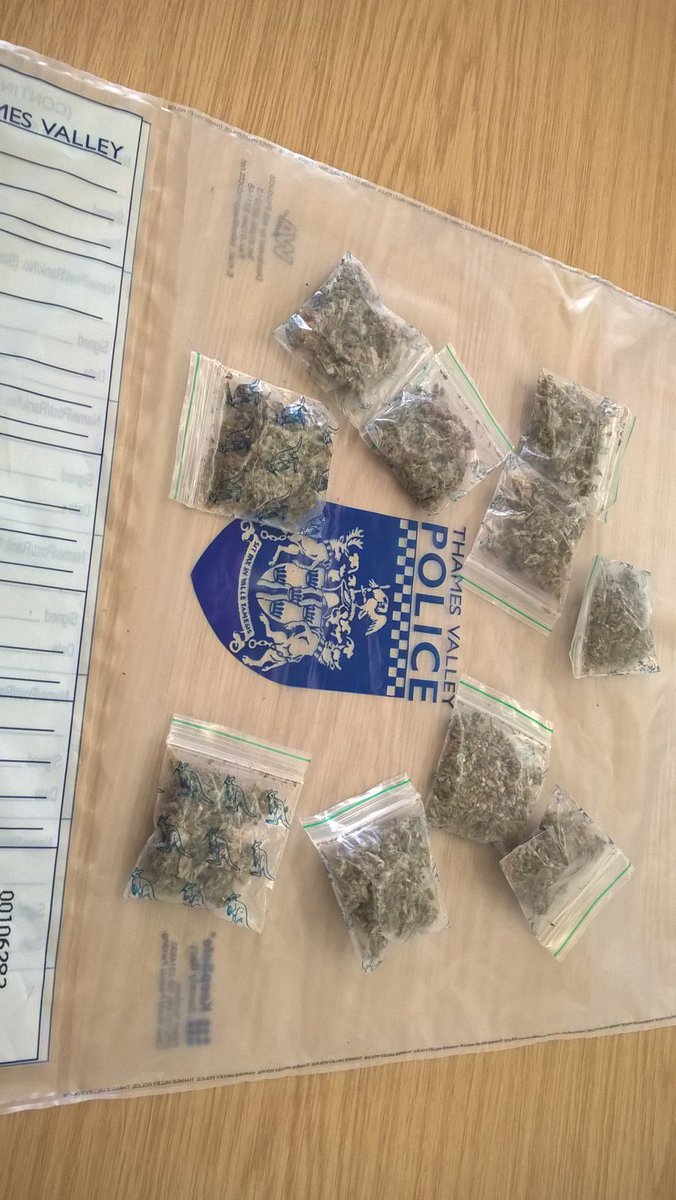 TVP_Oxfordshire's tweet photo. Due to a call from a member of public the #BlackbirdLeysNHPT have seized a quantity of (suspected) Cannabis deals from the street, having been concealed in some bushes. Thanks for your calls, please keep up the good work #NeighbourhoodPolicing #CommunityRelations #OneTeam #C6772 https://t.co/R9y6plM3wN