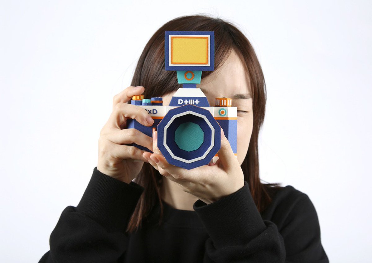 RevistaPICNIC's tweet photo. El estudio originario de Seúl: #Dotmot, diseñó con papel una cámara con lentes intercambiables y flash removible. https://t.co/rmfIH7eZXK