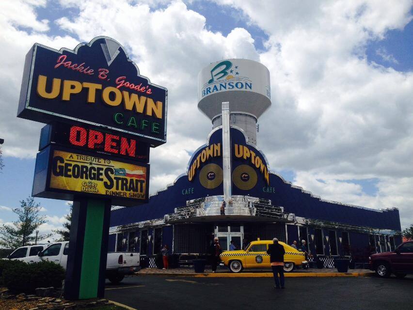 UptownCafe76's tweet photo. Welcome. 👋 May all who enter as guests leave as friends ❤️
.
.
.
#JackieBGoode #UptownCafeandDinnerTheater #AmericanRestaurant #BransonMO #MO #Foodie https://t.co/bmDPCElWN6