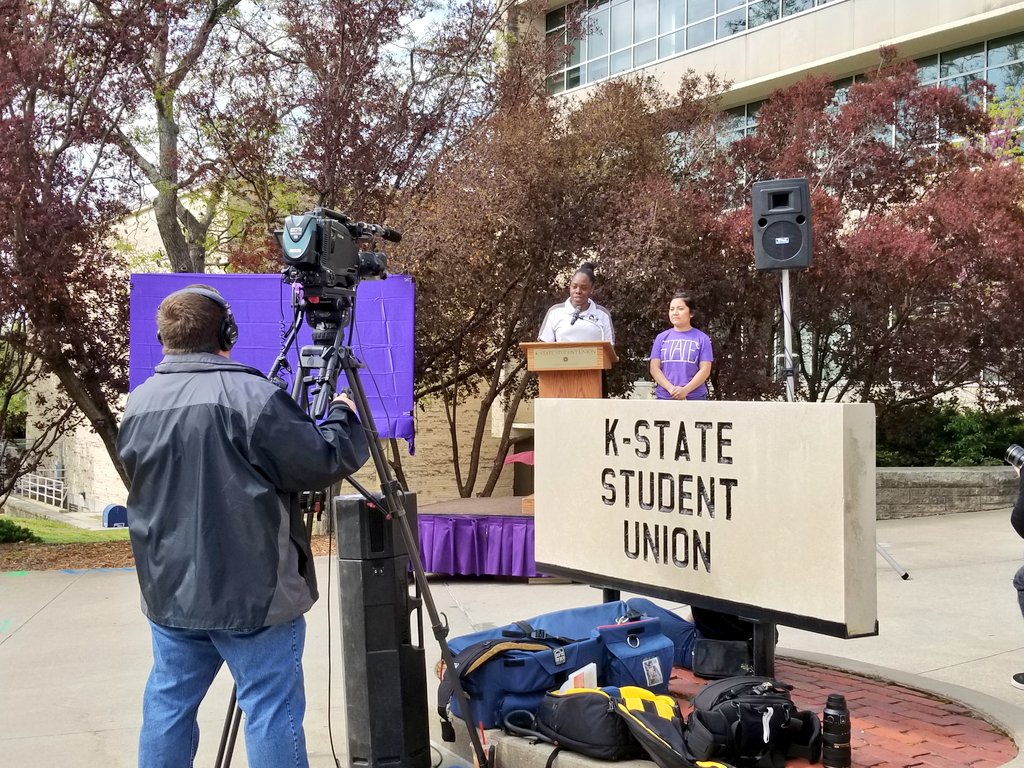 kstatefirst's tweet photo. Thank you to all of the amazing students who have pushed #KState forward and worked so hard on the new Morris Family Multicultural Student Center! And thank you to the alumni donors, faculty, staff, administrators, &amp; community members who were integral to its planning &amp; creation! https://t.co/tegVxqnKOY