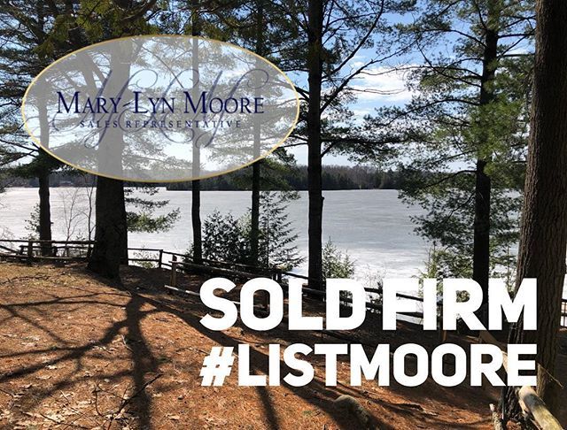 sellwithcorrie's tweet photo. What a view and now it’s #Sold - was a pleasure working with Dianne Davreux on this one. Happy sellers and buyers. Can’t wait for the next one!! ☀️ #ChandosLake #SellingWaterfront #BALLRealEstate #Sold #ListMoore https://t.co/NGP4bZnphe
