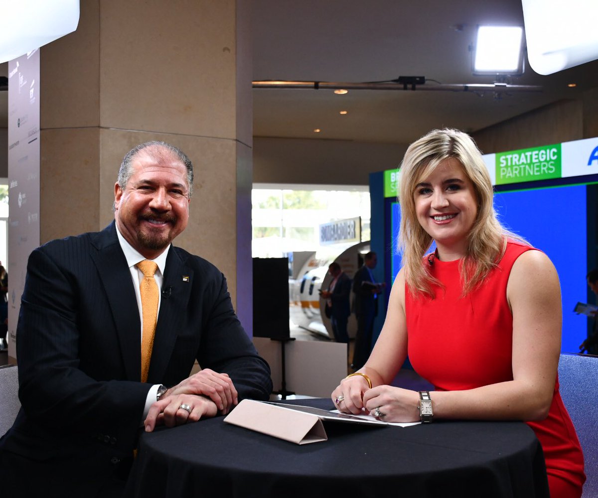 EYnews's tweet image. LIVE now: Our Global Chairman and CEO @Mark_Weinberger opens @LinkedInEditors live stream from the #MIGlobal Conference 2019 with @CFair1. Watch now: linkedin.com/feed/update/ur…