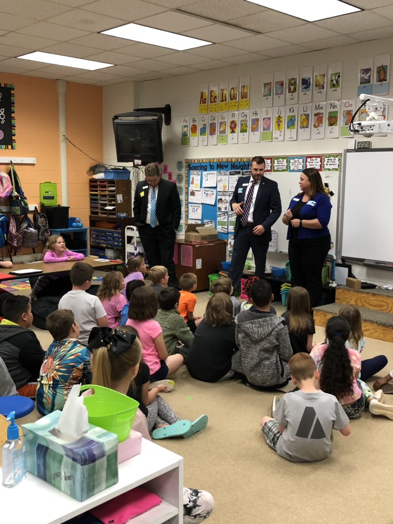 Mandy Nealeans tweet media