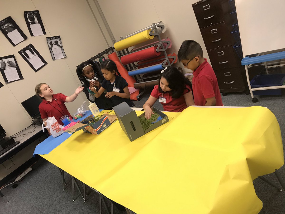 rstevens_rees's tweet photo. Students continue to work on their habitat dioramas @AliefISD @ReesStars @LoveSciTech Los estudiantes continúan trabajando en sus dioramas de distintos hábitats. #reesdual https://t.co/JsdNuO7QJm