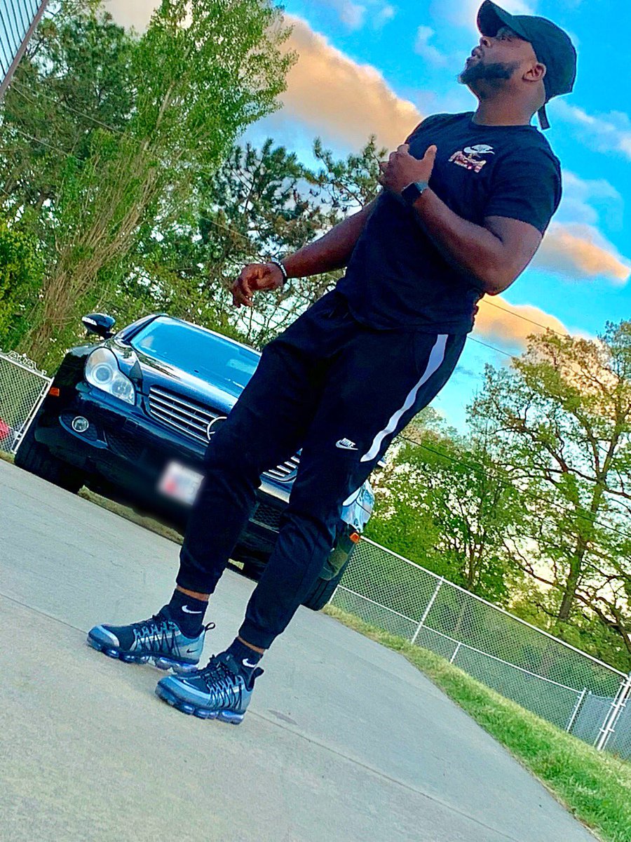 knockdownshorty's tweet photo. #Nike #Tre #FitOverFly https://t.co/pn71SGEEAc