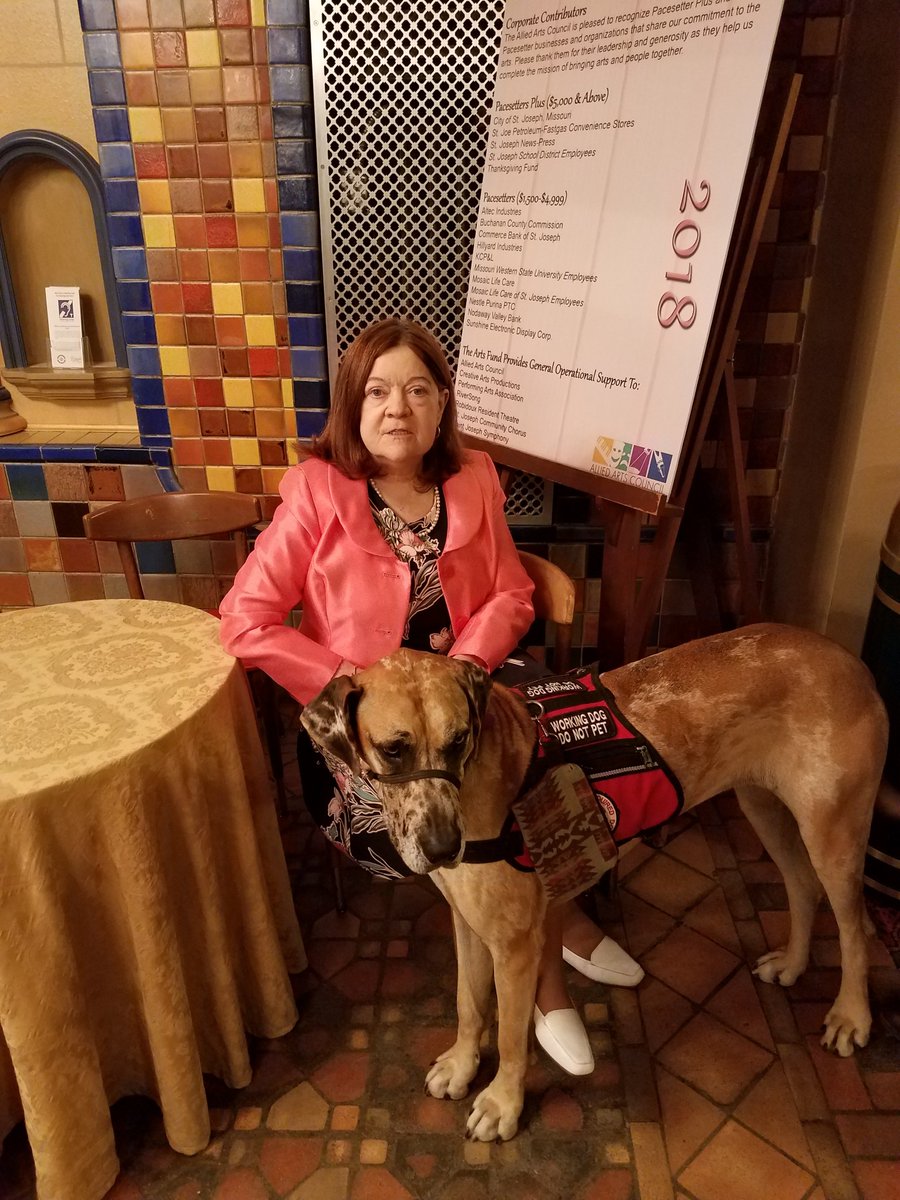 We had our first service dog in attendance at our concert Saturday night.  This is Pearl, with her owner, the great granddaughter of the Unsinkable Molly Brown.  You never know who you're going to see at the Saint Joseph Symphony!