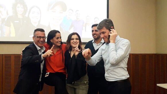 mayrabroglio's tweet photo. Este equipo se divierteee! ☝🏼🥳🥂✨ #peopletownhall #MiExperienciaEnMcDonalds https://t.co/7Ch6OX8NXB