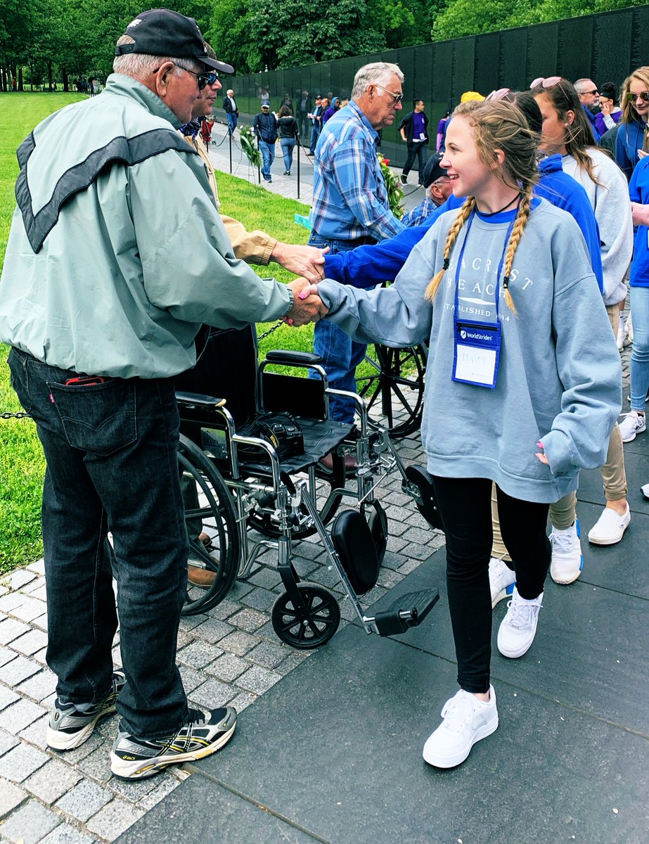 PMontaperto's tweet photo. A special tribute at the Vietnam Memorial #thankyou4yourservice #welcomehome #MPCSmiddleDC2019 https://t.co/A257XyXZcz