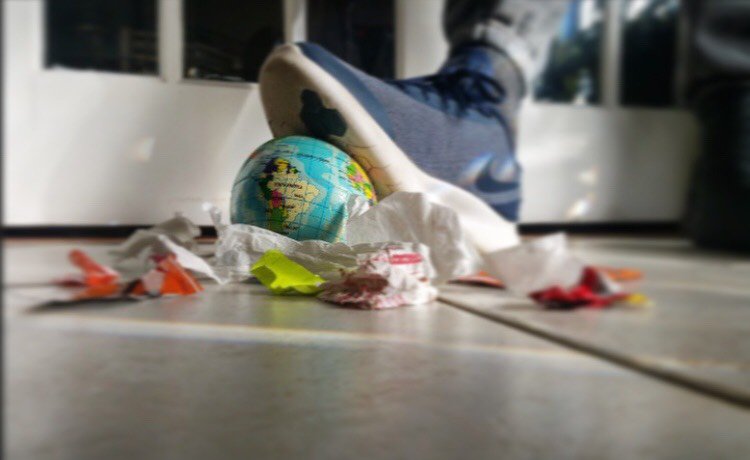 PeelSchools's tweet photo. These students from @TreelinePDSB swept the top 3 awards @yreint's competition for their photographs &amp; insightful thoughts on local pollution issues. Shout out to students @sirwilliamgage &amp; @MorningStarMS who also placed in the top 3! #PeelProud 👏

MORE: https://t.co/oK6FMXK9iw https://t.co/feXD1PPWKq