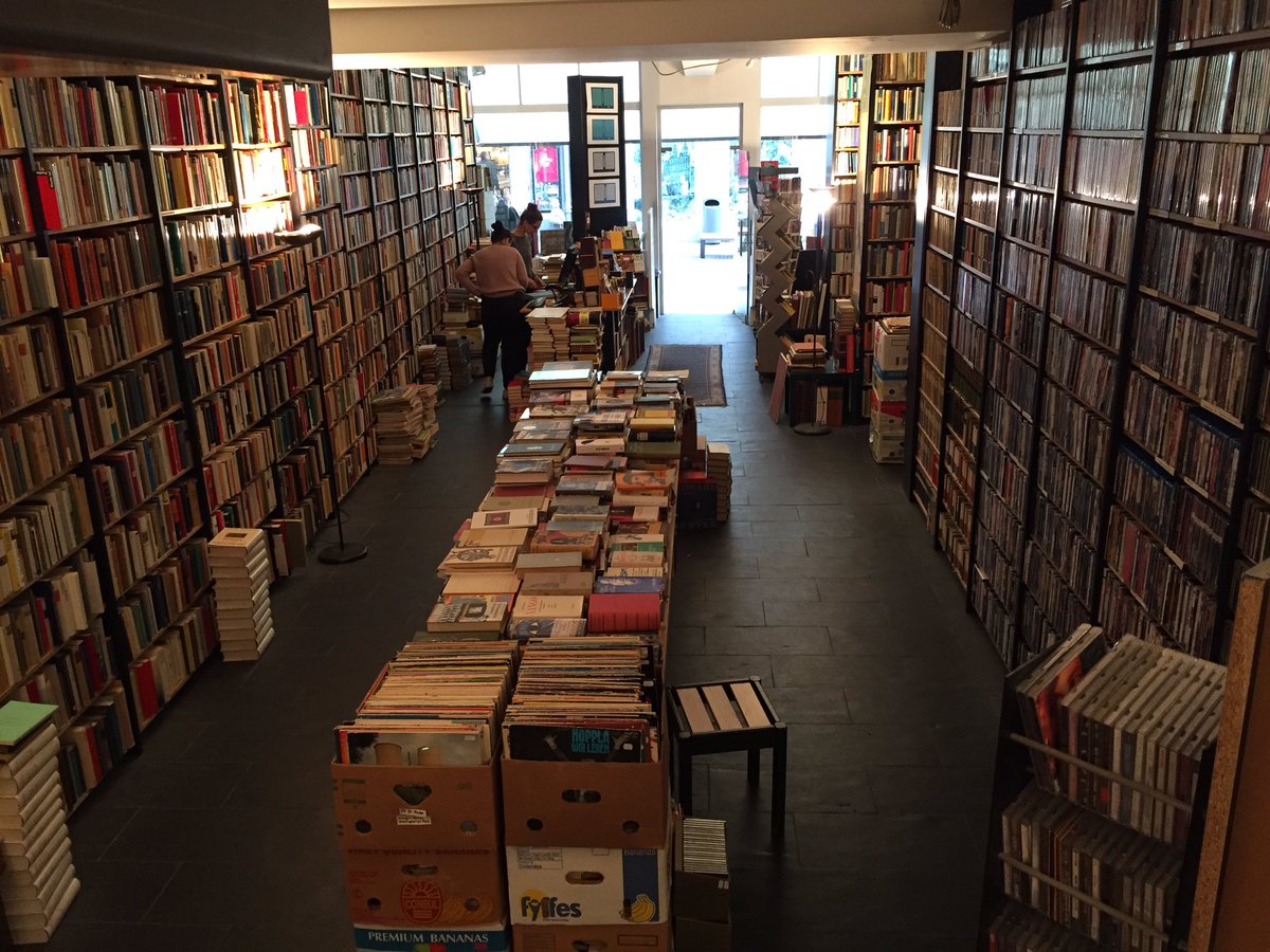 Reindst's tweet photo. When you visit #Heidelberg, make sure not to miss antiquariat #Hatry: a great #bookshop with four floors of #books
@Hatrybooks 
https://t.co/riZviKaNI9 https://t.co/mRjvGZoag3