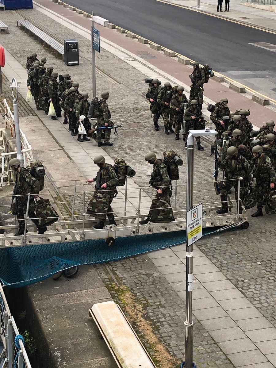 naval_service's tweet photo. LÉ Eithne #P31 recently provided sea lift for a recruit platoon from #irisharmy Defence Forces Training Centre.  #StrengthTheNation. The @defenceforces &amp; @dfreserve are currently recruiting #JoinOutTeam https://t.co/TIidS984Ew