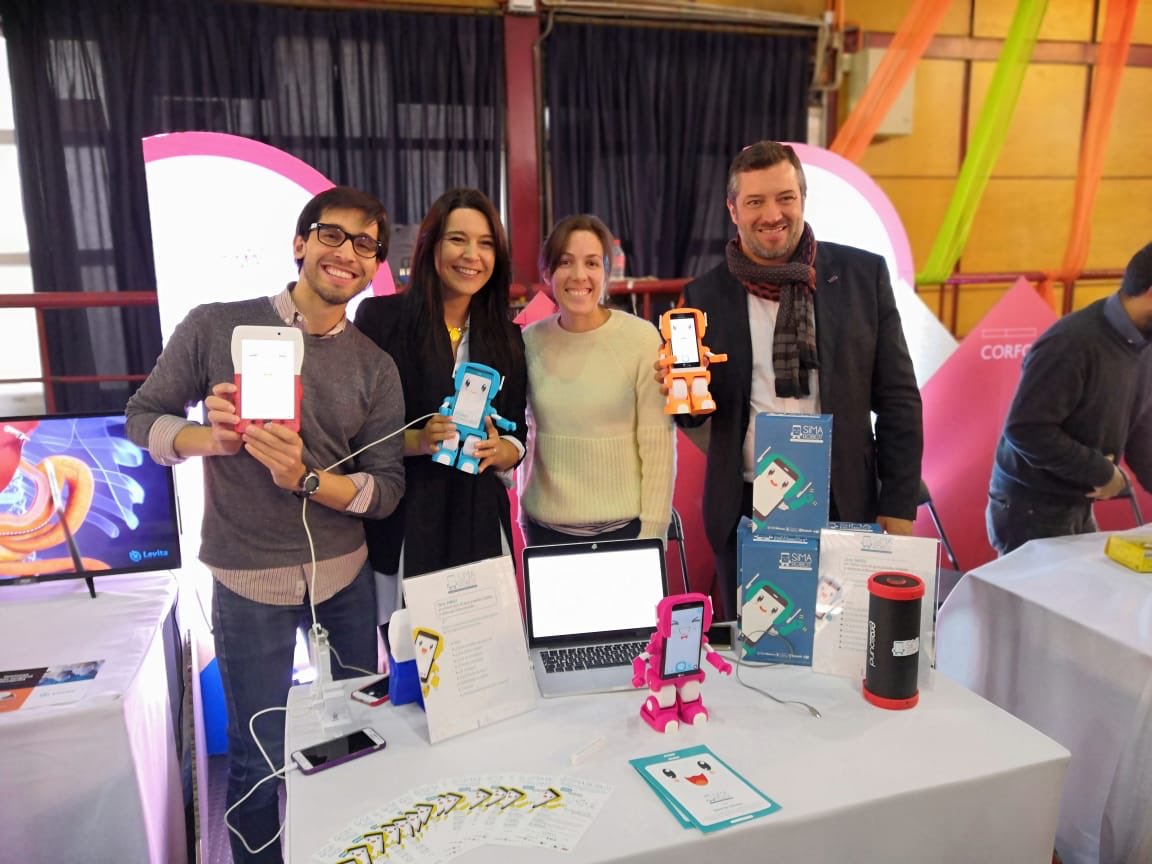 SIMARobot (@simarobot) on Twitter photo Presentando con orgullo SIMA Robot for Schools a <a href="/sebastiansichel/">Sebastián Sichel</a> y <a href="/Rfonsecach/">Rocio Fonseca</a> en los 80 años de <a href="/Corfo/">Corfo</a> #Corfo80 #socialrobot #gosima <a href="/Instituto3IE/">Instituto 3IE USM</a> <a href="/OpenBeauchef/">OpenBeauchef</a> <a href="/Sercotec_Chile/">Sercotec</a> #1latamsocialrobot Presentando con orgullo SIMA Robot for Schools a <a href="/sebastiansichel/">Sebastián Sichel</a> y <a href="/Rfonsecach/">Rocio Fonseca</a> en los 80 años de <a href="/Corfo/">Corfo</a> #Corfo80 #socialrobot #gosima <a href="/Instituto3IE/">Instituto 3IE USM</a> <a href="/OpenBeauchef/">OpenBeauchef</a> <a href="/Sercotec_Chile/">Sercotec</a> #1latamsocialrobot