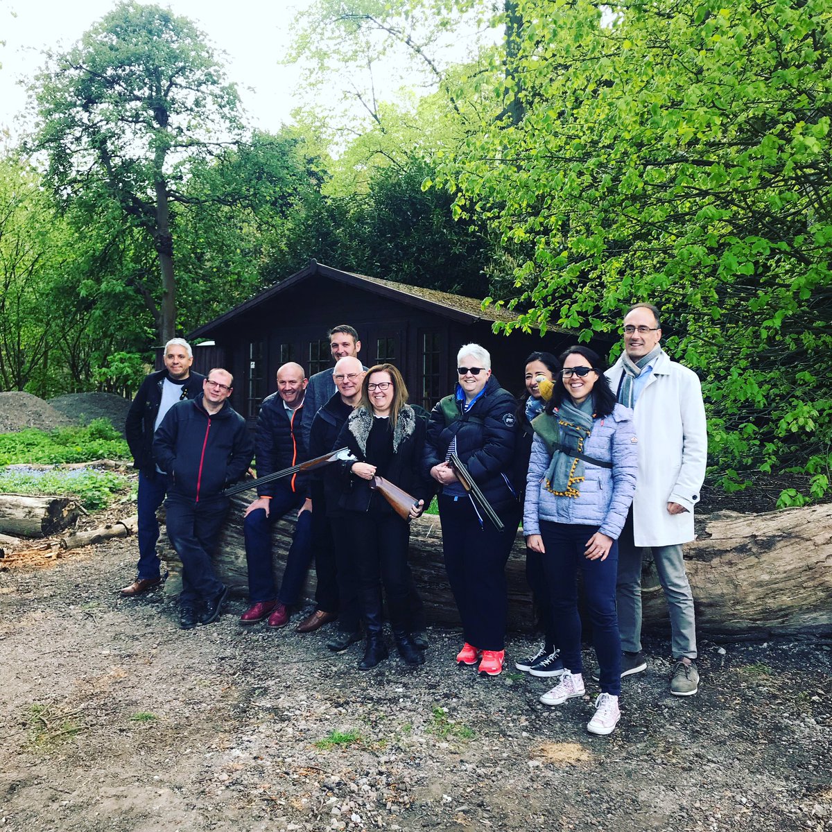 LeeLeisureUK's tweet photo. A great team build today at @lutonhoohotel #lutonhoo #teambuild #teambuilding #shooting #shotgun #coaching #activitiy #spring https://t.co/Pmmb3gMamz