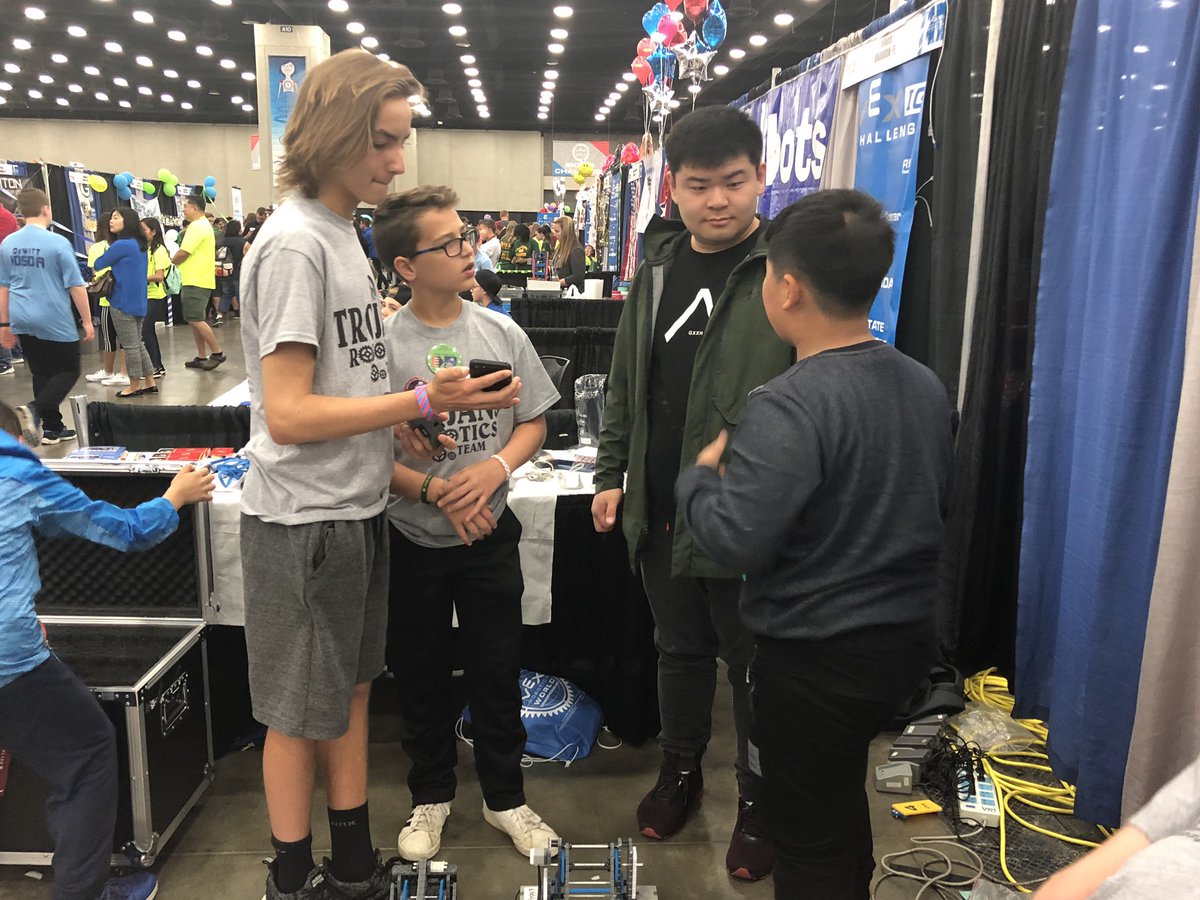 Using Google Translate to talk strategy with a team from Beijing China. #VEXWorlds #BerkCoSchoolsWV