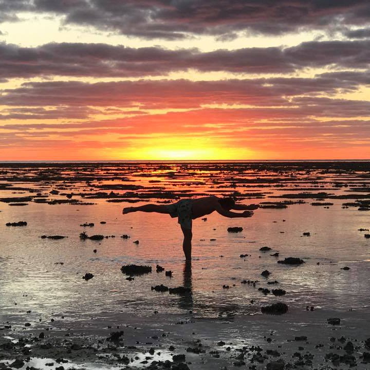 We are all connected! My ENERGY is connected, my BREATH is connected, my THOUGHTS are connected...Xx Wim 
.
.
.
#wimhof #iceman #quote #inspiration #sunset #nature #balance #connection