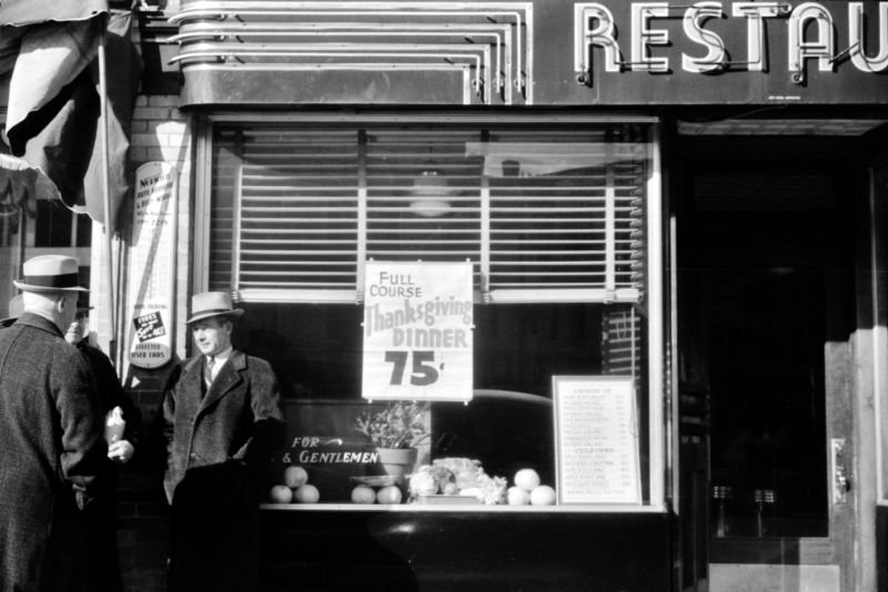 Jack Delano, Connecticut, 1940
Bonsoir <a href="/MenSauveur/">Mister S</a>