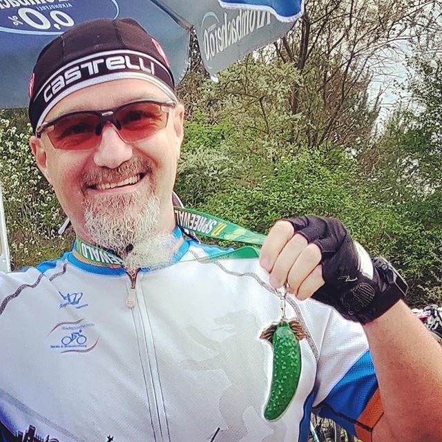 Schrottie's tweet photo. #spreewaldmarathon2019 gewonnen! 😀
.
#burnfatnotoil #thisiscycling #beatyesterday #nolimits #ballern #kullern #lifeisoutside #cycling #strava #stravacycling https://t.co/P6gI4GsuQv https://t.co/EarYopV1ee