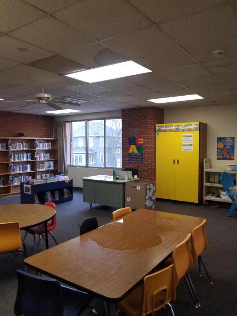 aubrie__5's tweet photo. How are kids suppose to learn in such conditions? We need to do what’s best for our future and these kiddos. https://t.co/Be6IN1YFL3