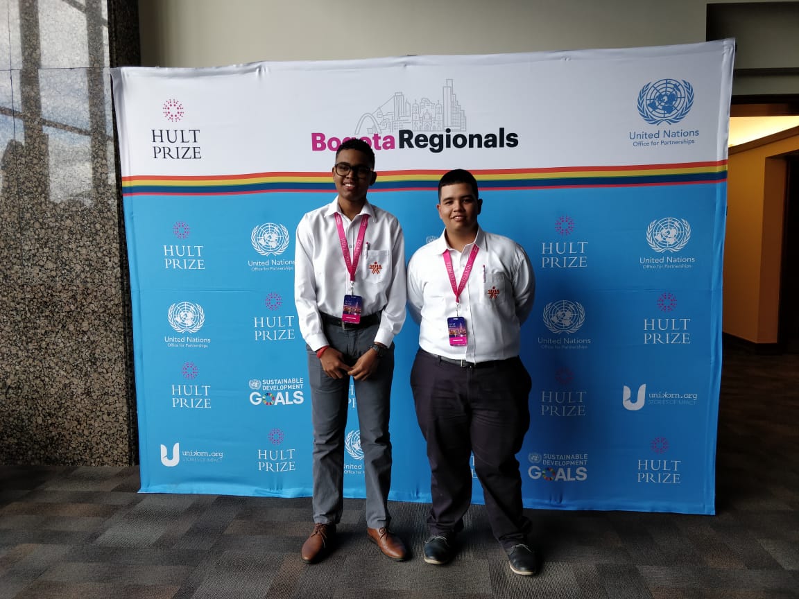 Actitud al 💯 | Estamos orgullosos de Ramiro Vera y Anibenson Pineda, aprendices de <a href="/SENA_Antioquia/">SENA Antioquia</a> en #Urabá, quienes participaron en la competencia regional <a href="/hultprize/">Hult Prize</a> de la <a href="/ONU_es/">Naciones Unidas</a>, con su robot submarino creado para investigaciones en mares y ríos. #SENNOVA 🔛