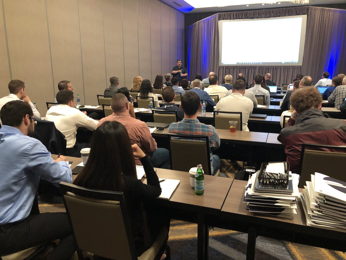 BlueRidgeGlobal's tweet photo. Sven's breakout talk on reporting; what's the "Cost of Doing Nothing?" #BLUEPRINT19 #inventory #planning https://t.co/rXfzeKk9lf