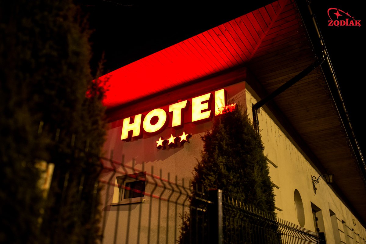 Restauracja Hotel Zodiak dniem i nocą‼️😍
2 odsłony Zodiaka❗☀️🌙
Którą wybieracie ⁉️🥰

🌃🏨zodiak1.pl🏨🌃