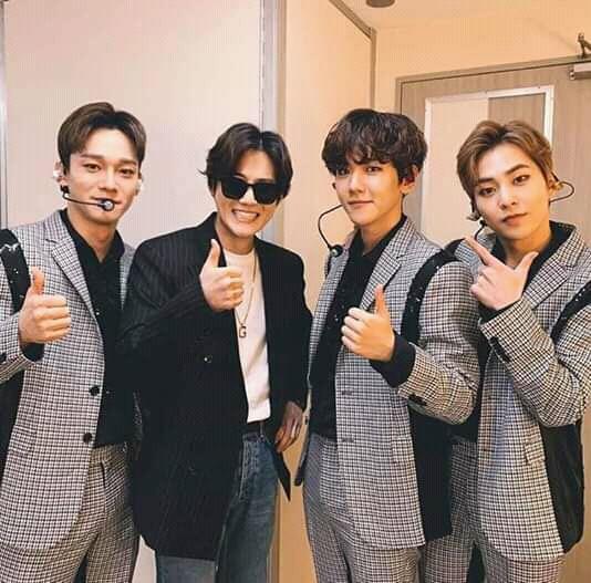 SamJongDae1's tweet photo. - أحب كونه الأب والأم لهؤلاء الأطفال~~ ♡
- أحب كونه تلك الدفعة اللطيفة غير المؤذية التي تجدد العزيمة في نفوسهم ~~ ♡
- أحب تفاهته التي تلطف الأجواء المضطربة ~~ ♡
-  أنا أحبه ~~ ♡
@weareoneEXO
#BBMAsTopSocial EXO https://t.co/zePnfyuoim