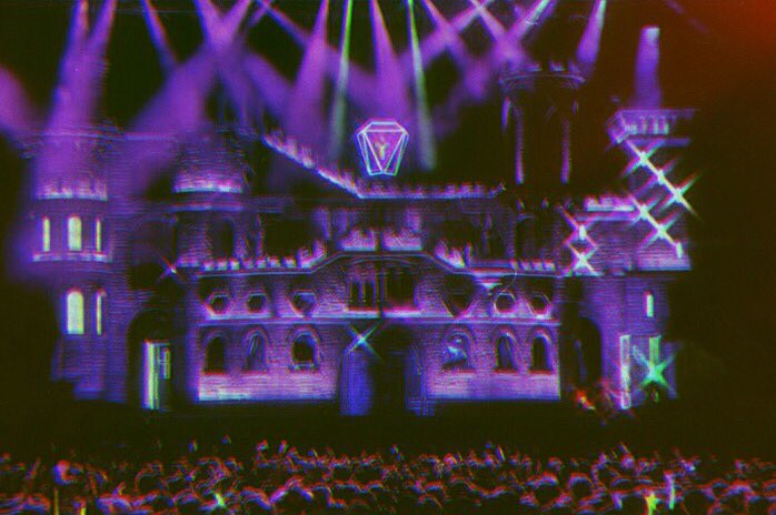 thehausofsean's tweet photo. gaga’s shows are like a disney fairytale https://t.co/yZZ7CAp0b7