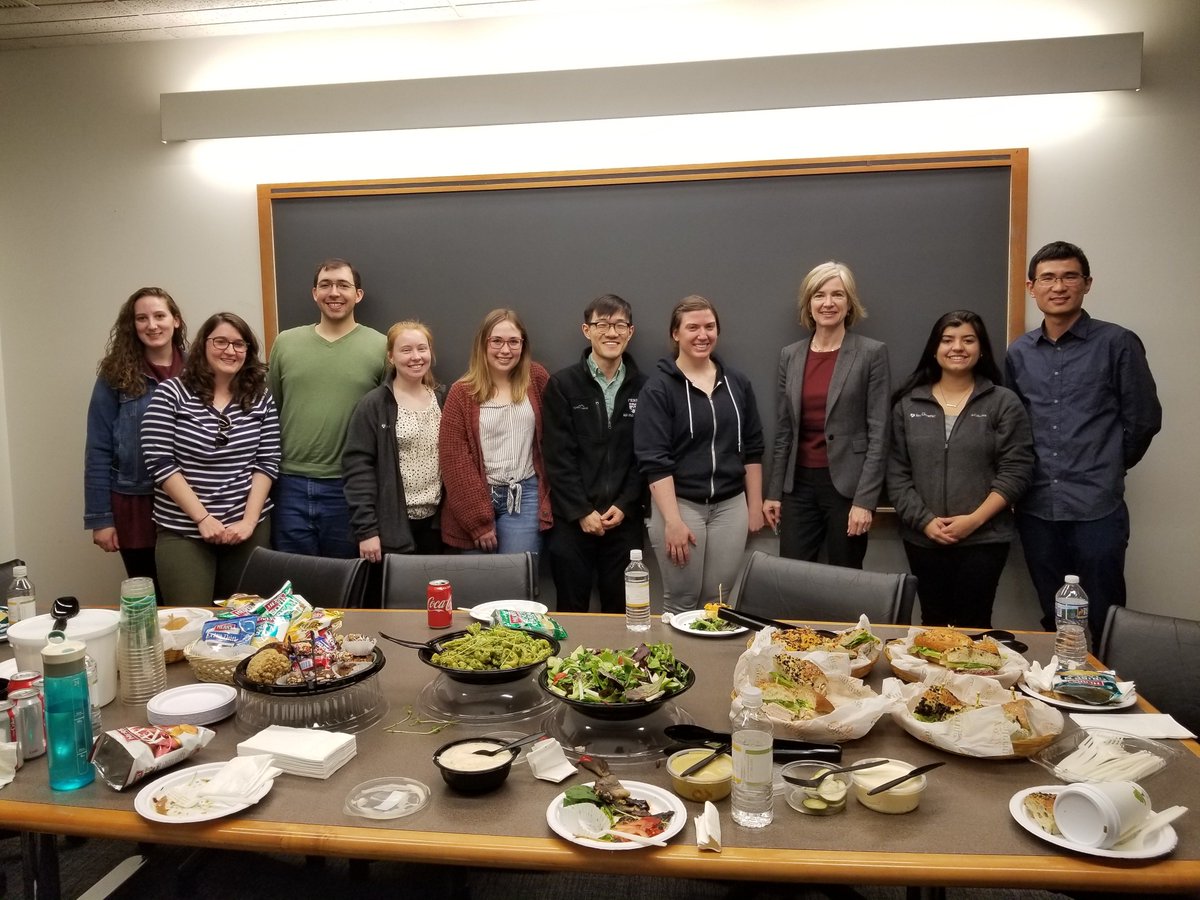dsjpark's tweet photo. Thanks @PennGenetics for the opportunity to have lunch with Professor Jennifer Doudna @doudna_lab!! Excited to hear her lecture later today 🧬✂️👩‍🔬 https://t.co/5zK1BzJ2RH