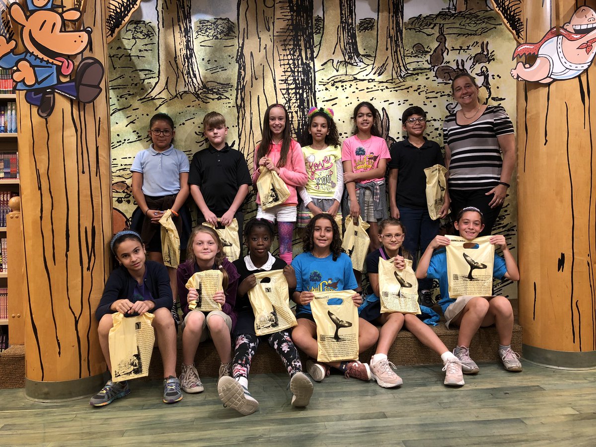 barber_jlb's tweet photo. Barnes &amp; Noble field trip for SPE students who read all 15 Sunshine State books! Thanks for everything Miss Jessica! @SPEHAWKSNAPLES #GreatestSchoolonEarth #ccpsfamily #ccpssuccess https://t.co/70JH8VrTFk