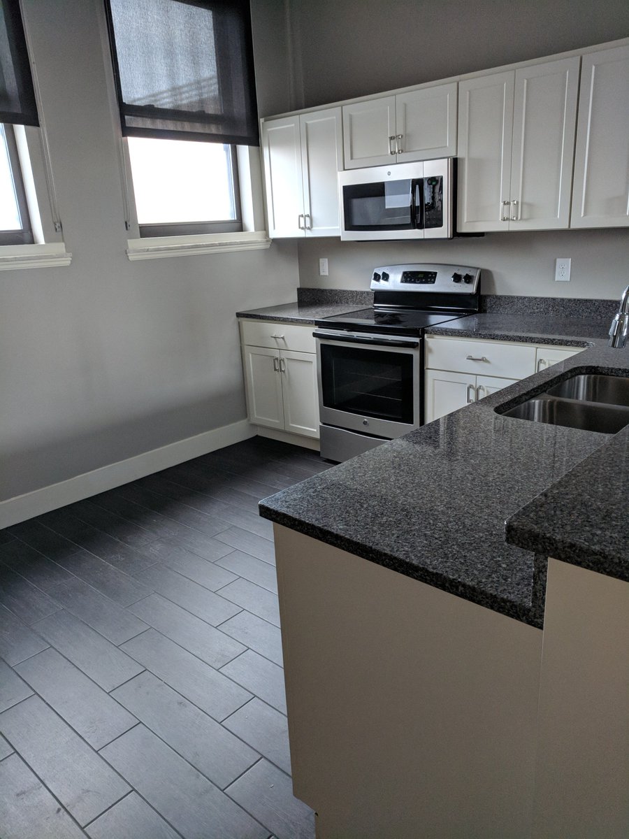 ArcadeUnion's tweet image. Move in season is upon us!!!  We have great 2x2's starting at $1150.  Call us at 563.324.9898 to schedule a tour!!!