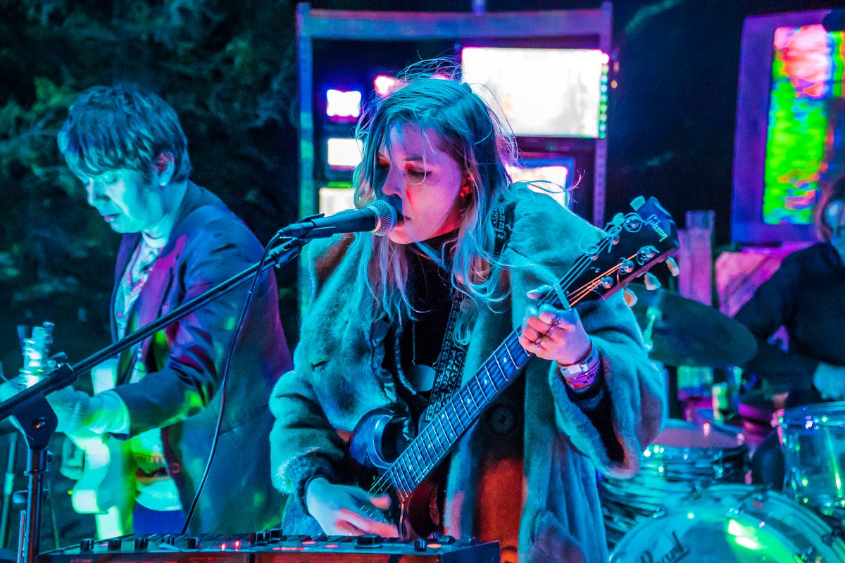 HauntedSummerLA's tweet photo. Love this show preview that #FallingJames gave us for our show at @alexsbar! For much of the past decade, Haunted Summer have stirred up entrancing songs that are more like meditative incantations than simple pop tunes. Pic by @Lucki_Aki find the full version online and in print. https://t.co/qbG0MEEJwV