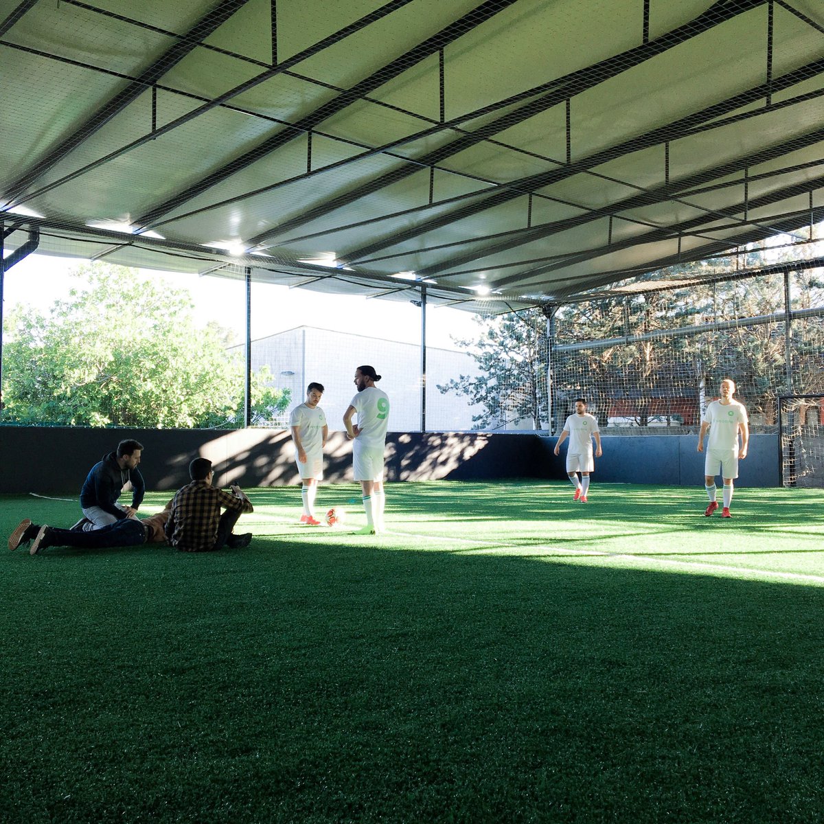 fivezoneapp's tweet image. Aujourd’hui on ne chôme pas, c’est le deuxième tournage pour l’équipe de Fivezone ! 🎥
On vous prépare quelque chose de propre. Restez connectés pour découvrir tout ça prochainement ! 📱
Merci à La Mama Studio 💪🏻