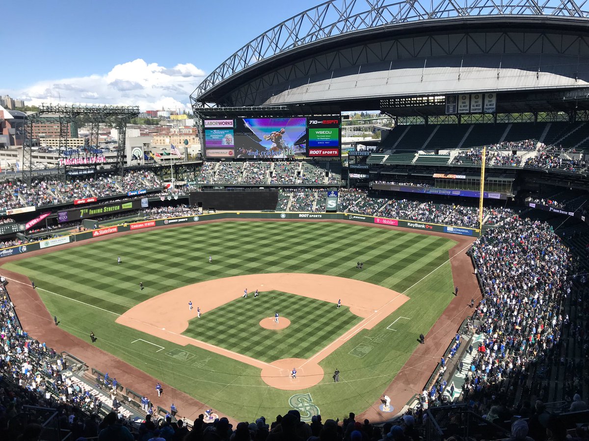 NorthBothellLL's tweet photo. Just a few moments from yesterday’s #LittleLeagueDay @tmobilepark ! Thanks for coming out to the game and showing your #NBLL pride #northbothelllittleleague ⚾️🥎💜 https://t.co/KSL73lxi0t