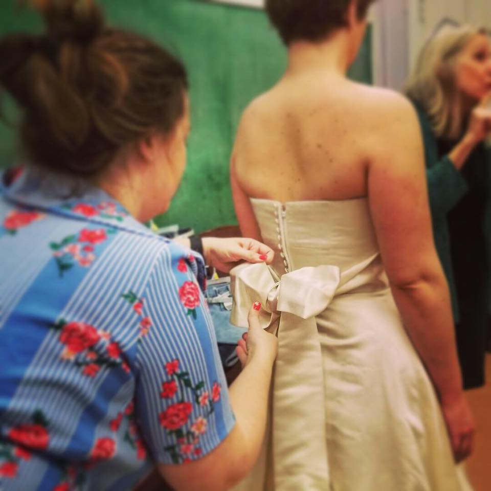 horizontheatre's tweet photo. Nothing like a casual wedding dress fitting! THE CAKE has it all - laughs, heart, cake, and a wedding! 🍰👩‍❤️‍💋‍👩💍 #htcCAKE #htc35 #WeddingDress https://t.co/YpF3Sse6cl