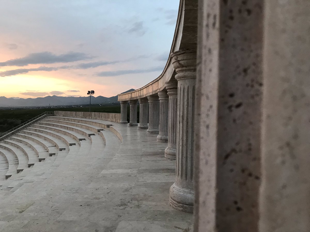 hareznamiq's tweet photo. Sun set, HAWARY SHAR, sulaimany 29-04-019 https://t.co/NSPC8J6by4